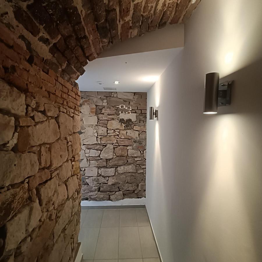 Apartments & Moeblierte Zimmer In Kahl Am Main, Kontaktloser Self Check-In, W-Lan, Schreibtisch, Duschbad, Kuechenzeile, Pkw-Plaetze Екстер'єр фото
